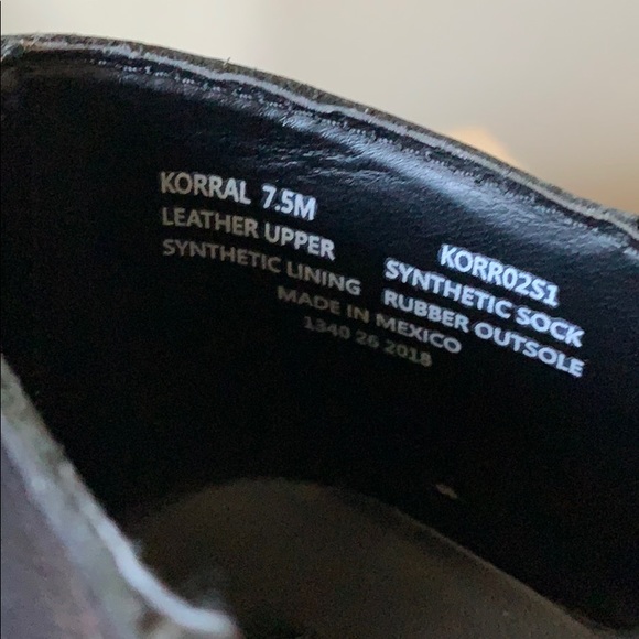 Steve Madden Korral Black Booties 7.5 - Picture 3 of 7